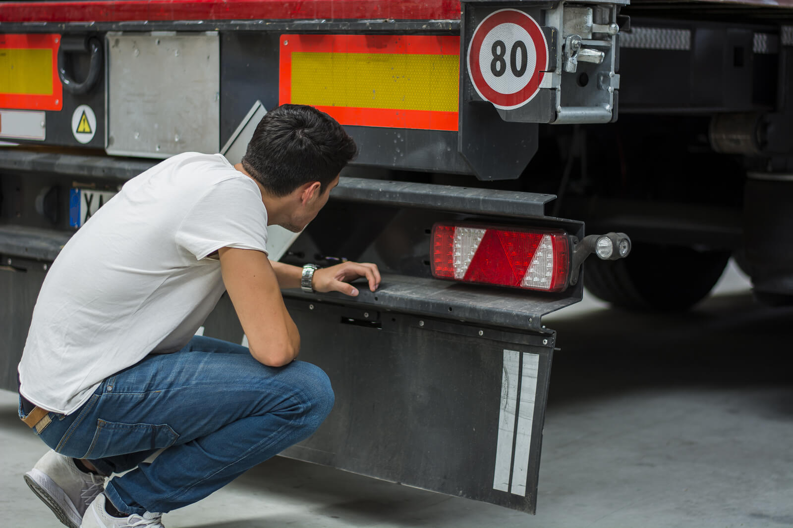 Truck Drivers Must Conduct a Pre-Trip Inspection | Nationwide Truck